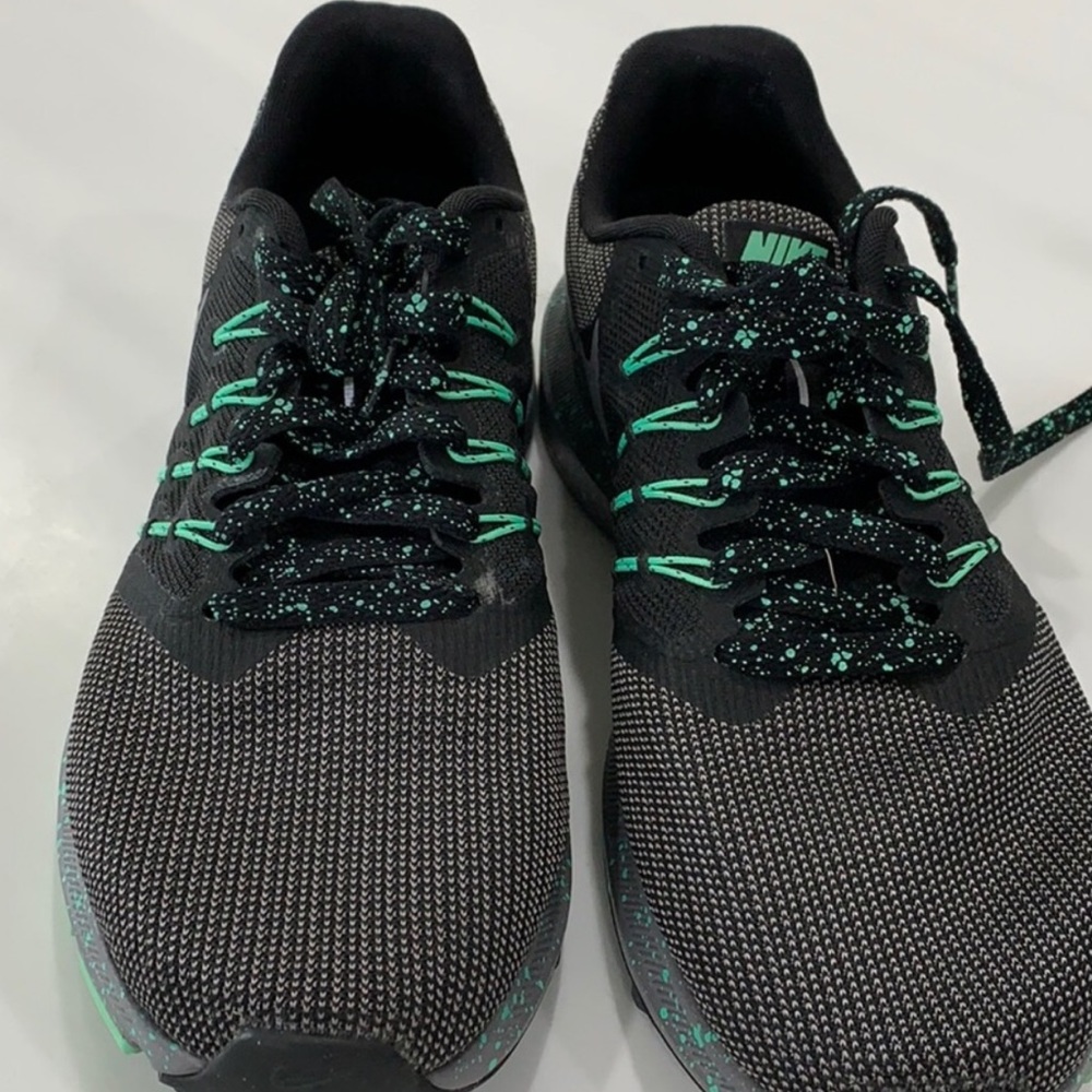 Nike run swift SE size 9 only worn once